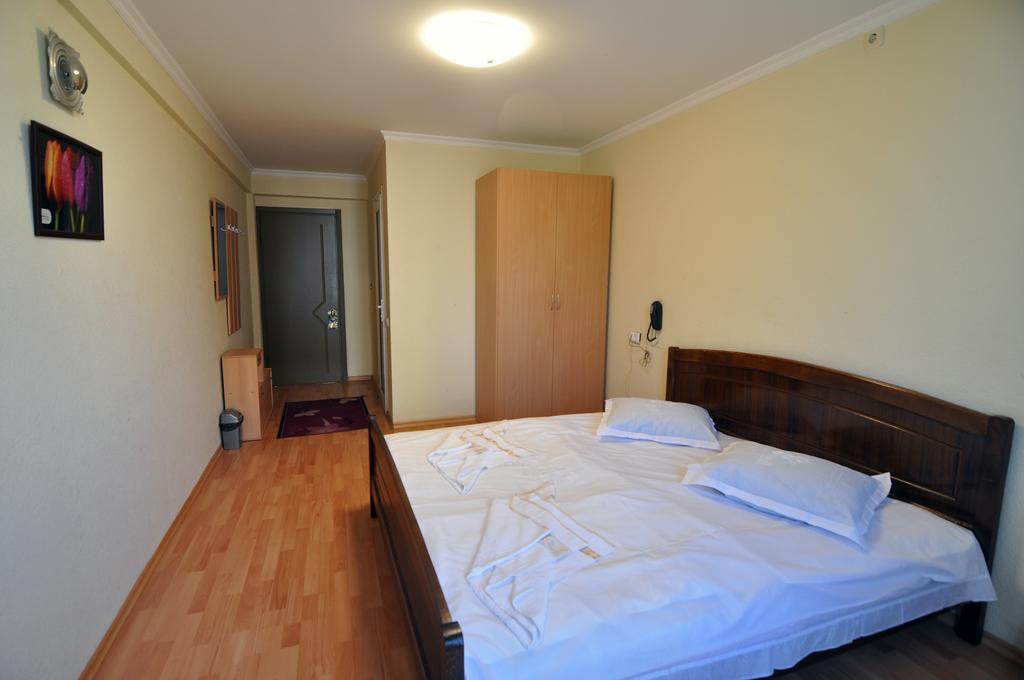 Sun Rise Hotel Tbilisi Rum bild