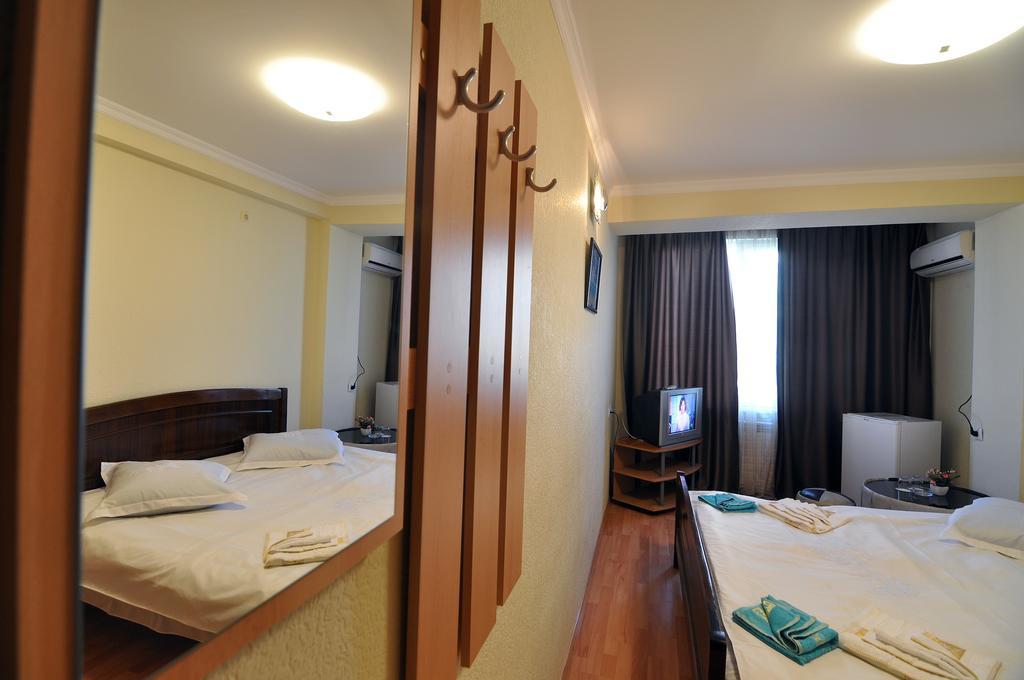 Sun Rise Hotel Tbilisi Rum bild