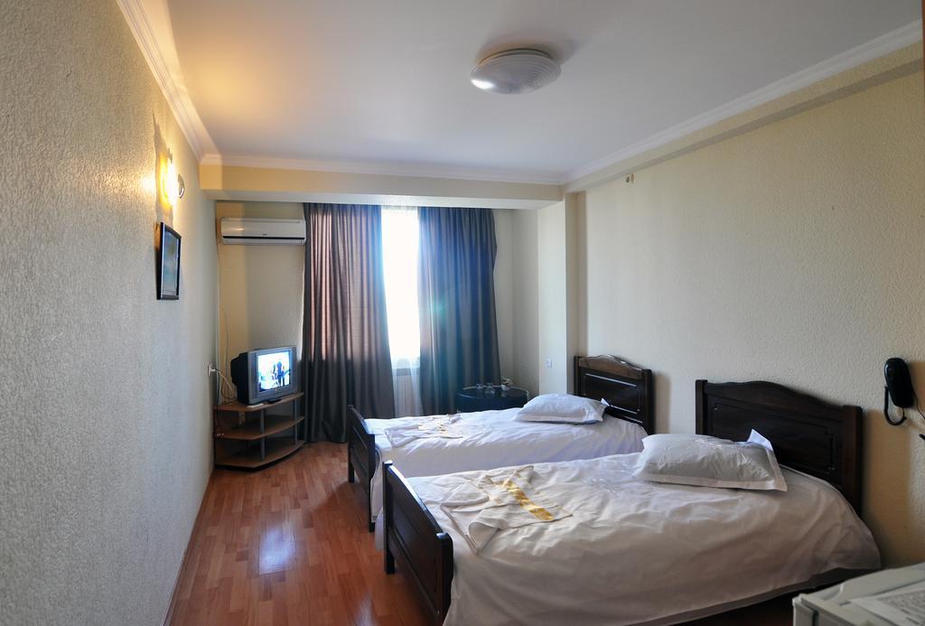Sun Rise Hotel Tbilisi Rum bild